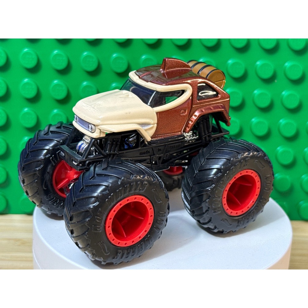 Hot Wheels Monster Trucks Donkey Kong Nintendo Diecast Brown 1:64 Scale